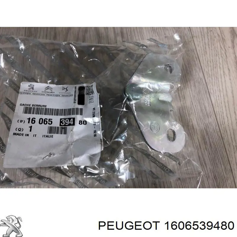 Comprar 1606539480 Peugeot/Citroen Pieza de enganche inferior izquierda del pestillo de la puerta trasera de doble hoja