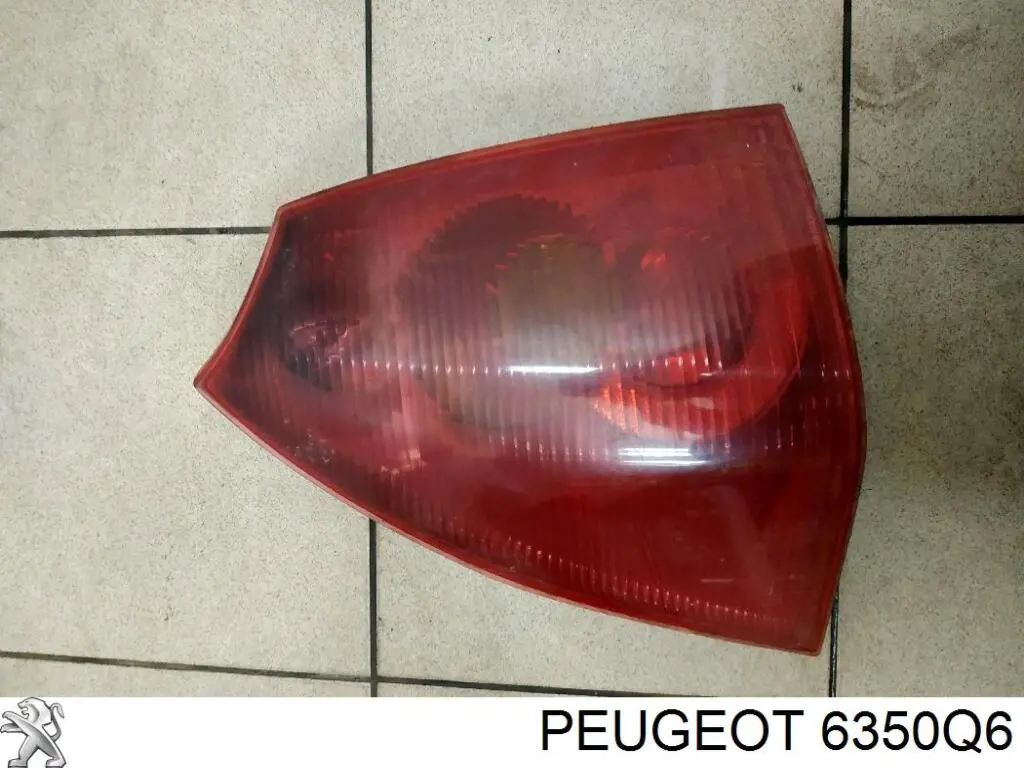6350Q6 Peugeot/Citroen Piloto trasero izquierdo