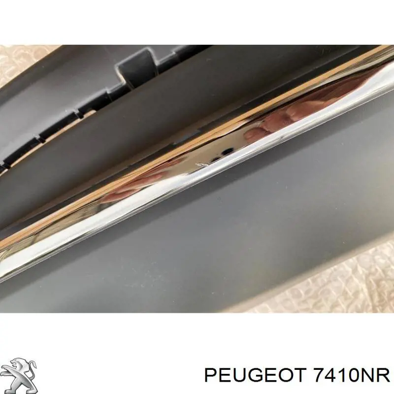 7410NR Peugeot/Citroen moldura de parachoques trasero central