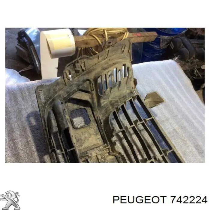 742224 Peugeot/Citroen rejilla de ventilación, parachoques delantero