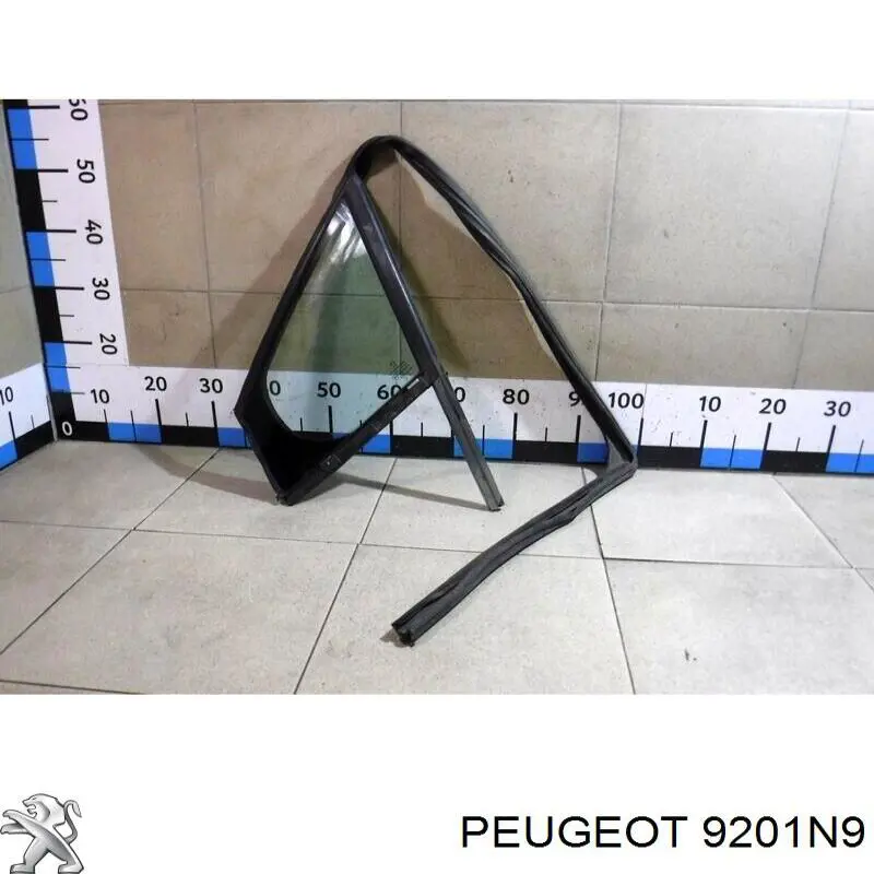 Ventana De Vidrio Puerta Delantera Izquierda Peugeot 3008 