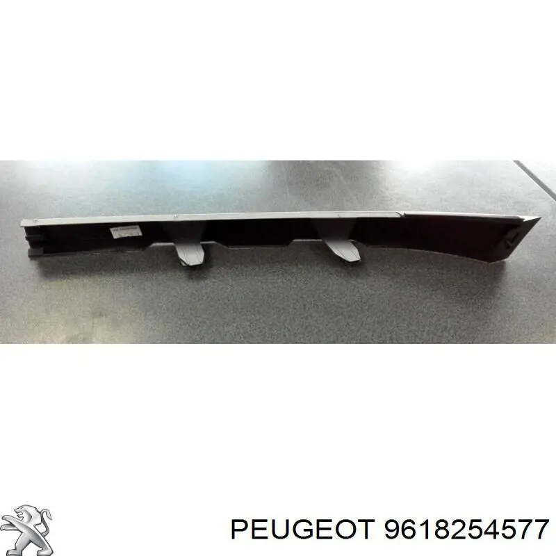 781096 Peugeot/Citroen listón del faro derecho