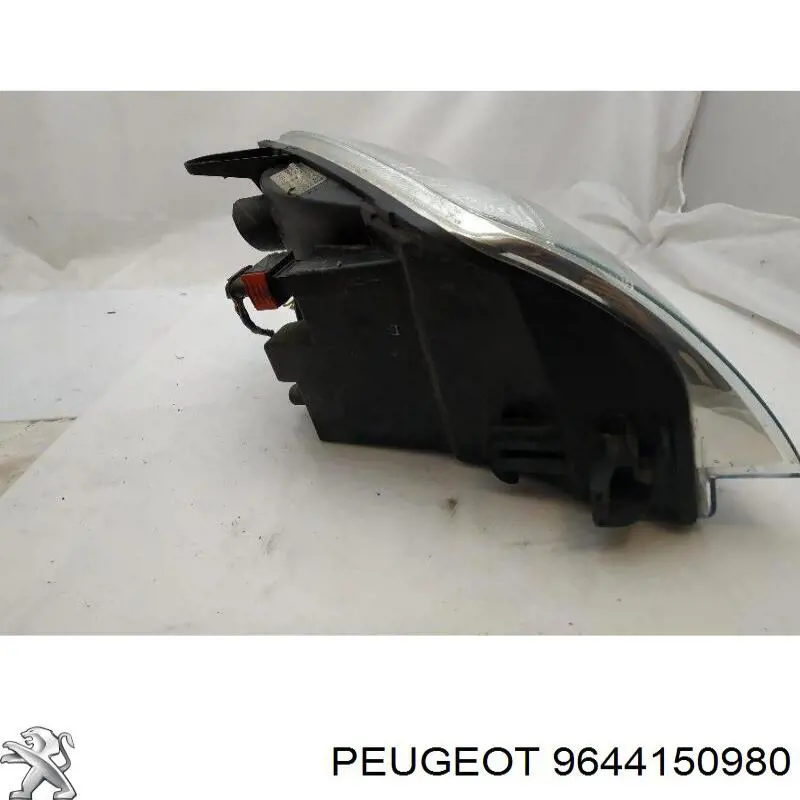 Faro izquierdo 5521118R Peugeot/Citroen