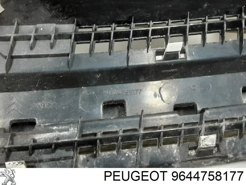 Panal de radiador PEUGEOT 9644758177