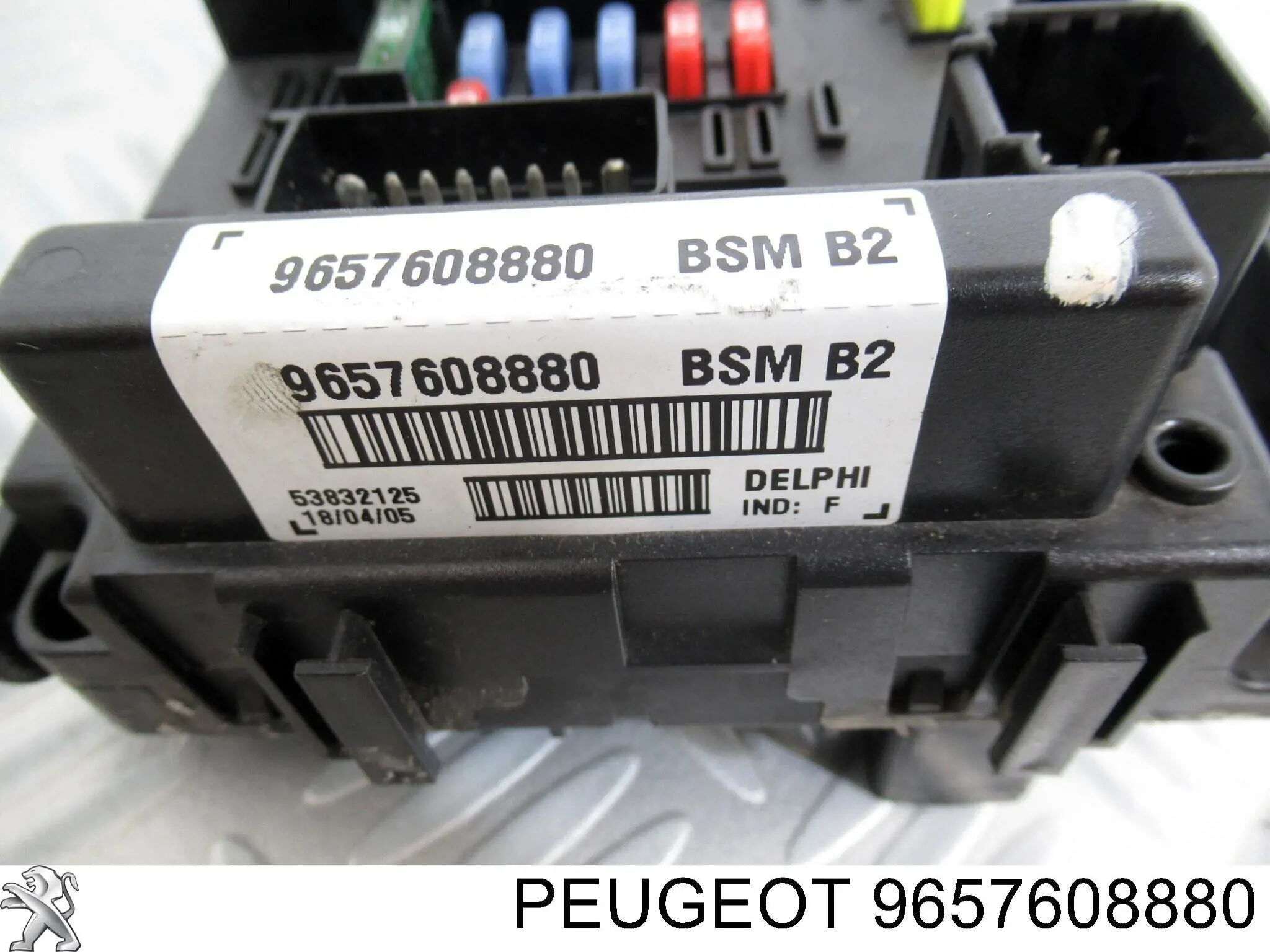 9657608880 Peugeot/Citroen Caja de relés y fusibles