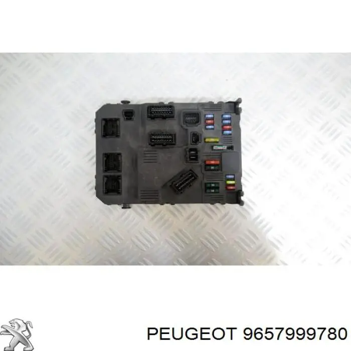 9657999780 Peugeot/Citroen caja de fusibles