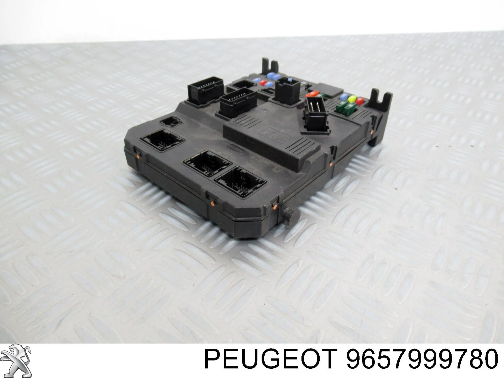 Caja fusibles Peugeot/Citroen 9657999780 precio, desde 59,53 EUR