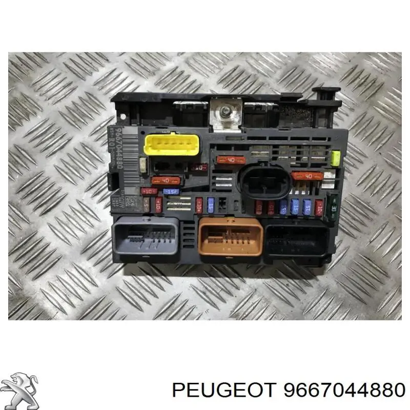  Caja de fusibles Citroen C4 