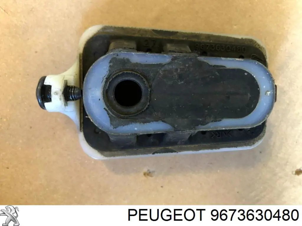 Almohadilla inferior del radiador Peugeot/Citroen 9673630480 precio, desde 16,64 EUR