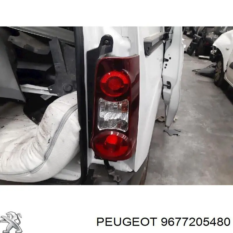 9677205480 Peugeot/Citroen piloto posterior derecho