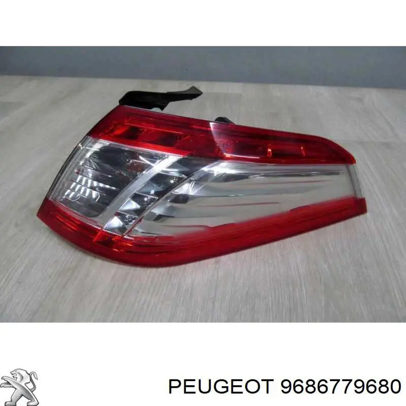 9686779680 Peugeot/Citroen Piloto trasero exterior derecho