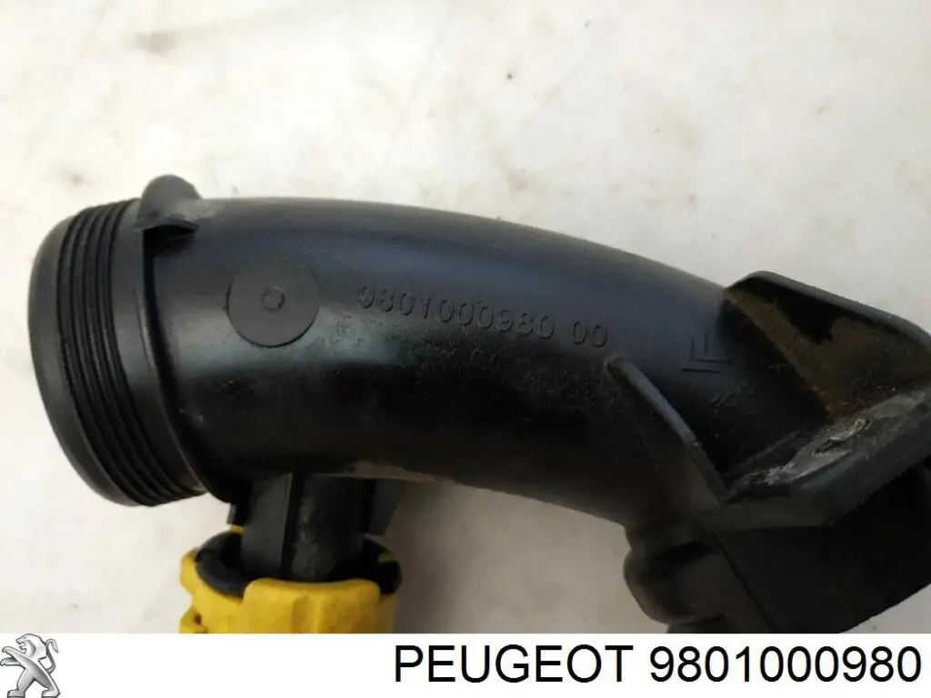 Tubo de admisión de aire al turbocompresor Peugeot/Citroen 9801000980 precio, desde 39,20 EUR