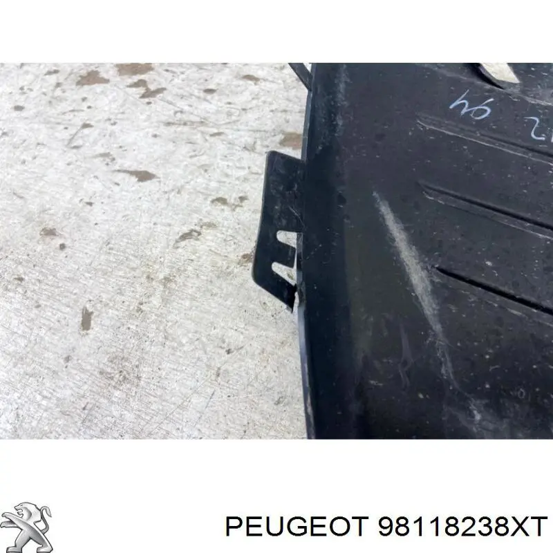 98118238XT Peugeot/Citroen Rejilla izquierda del parachoques delantero