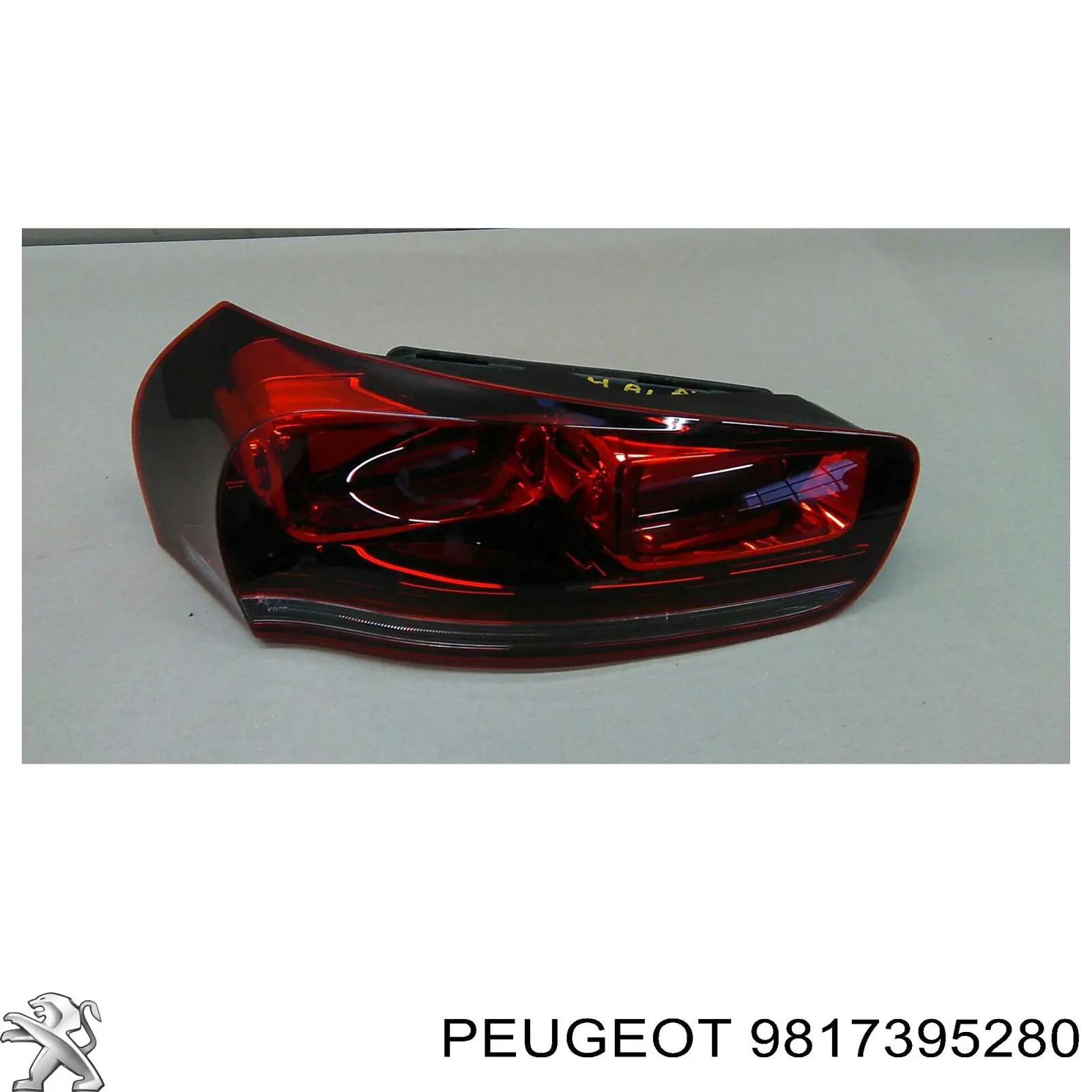 9817395280 Peugeot/Citroen Guardalodos interior izquierdo, guardafango delantero