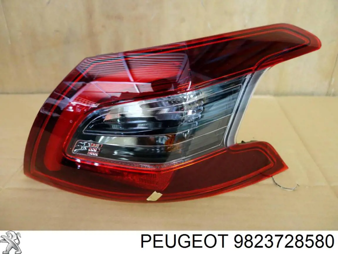 9823728580 Peugeot/Citroen piloto posterior exterior derecho