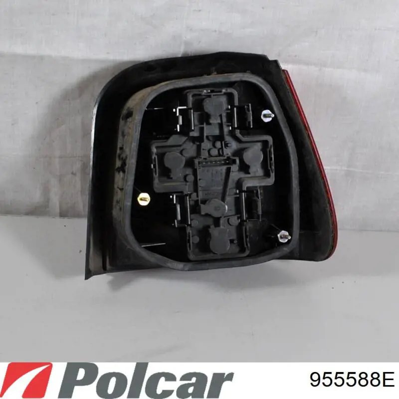 Comprar 89450209402 Diamond/DPA Piloto trasero exterior derecho
