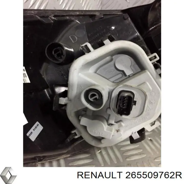 Piloto trasero exterior derecho 265509762R Renault (RVI)