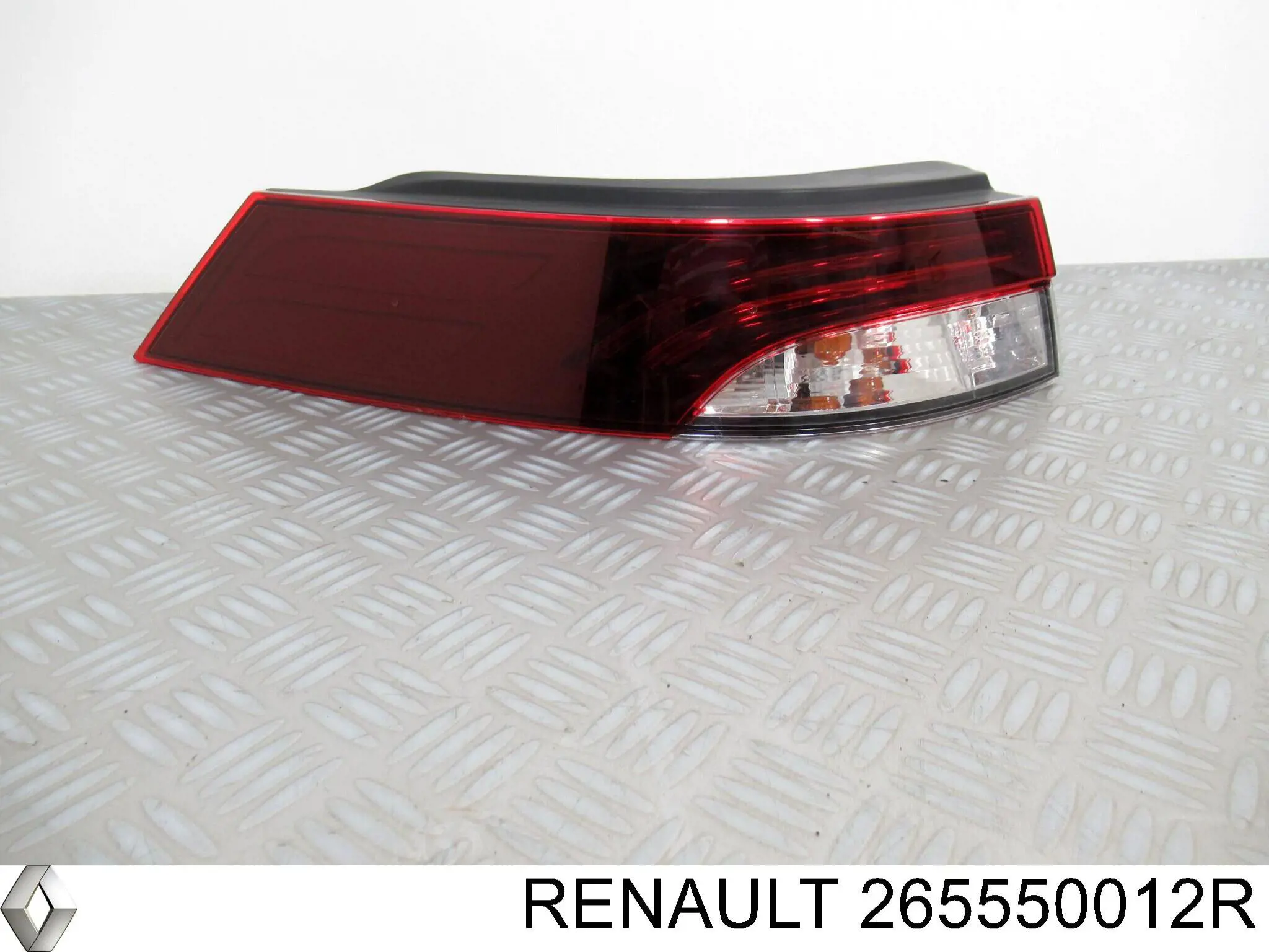Piloto trasero izquierdo 265550012R Renault (RVI)