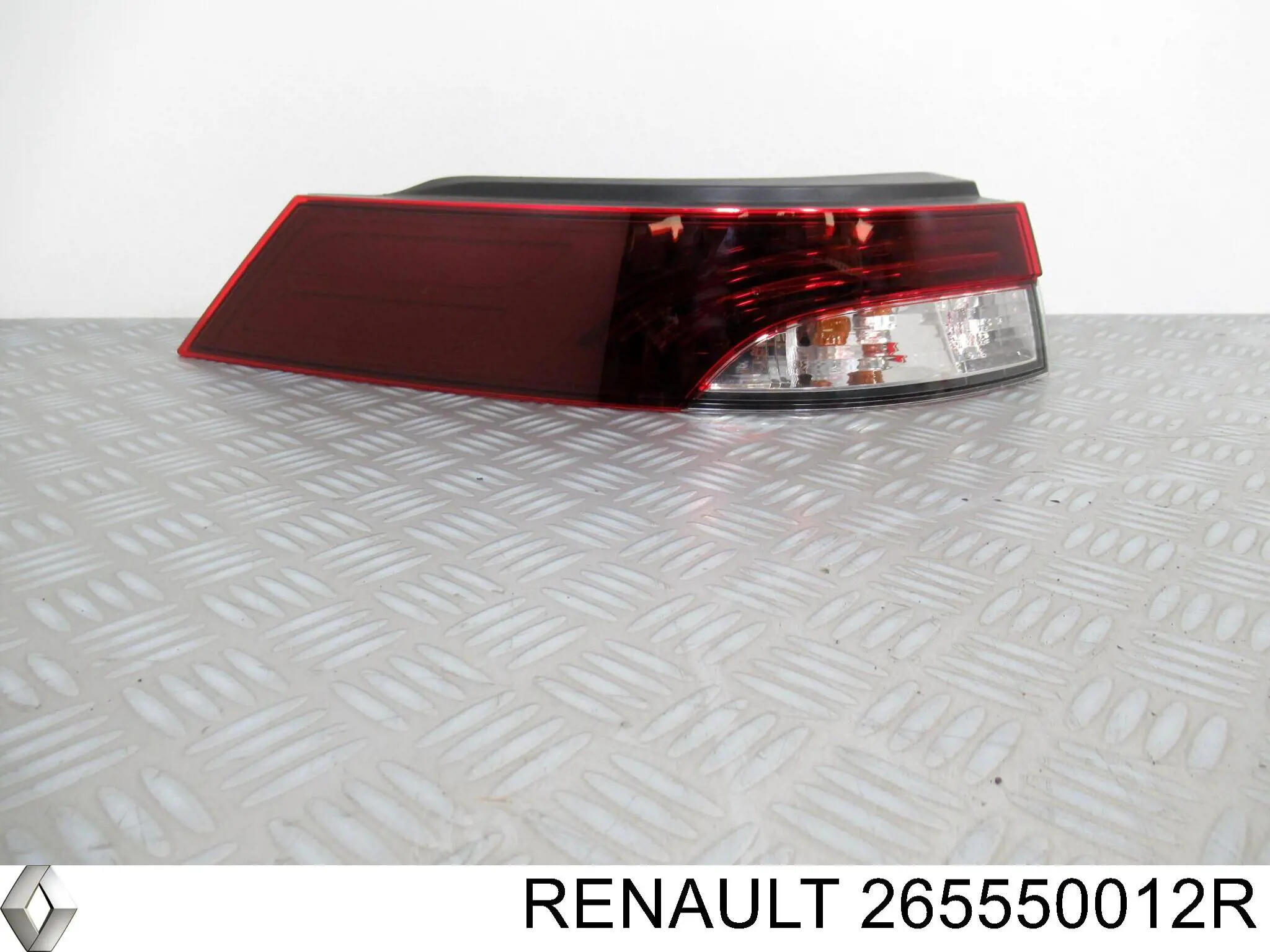 Piloto trasero izquierdo Renault (RVI) 265550012R precio, desde 140,25 EUR