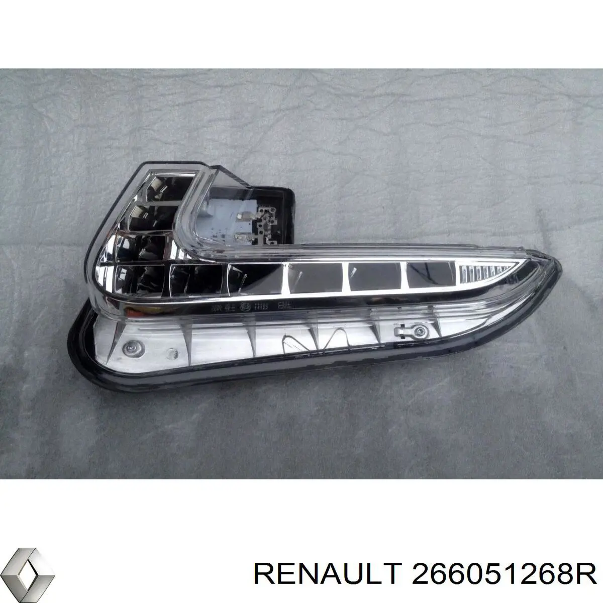 Luz diurna izquierda Renault (RVI) 266051268R precio, desde 163,82 EUR
