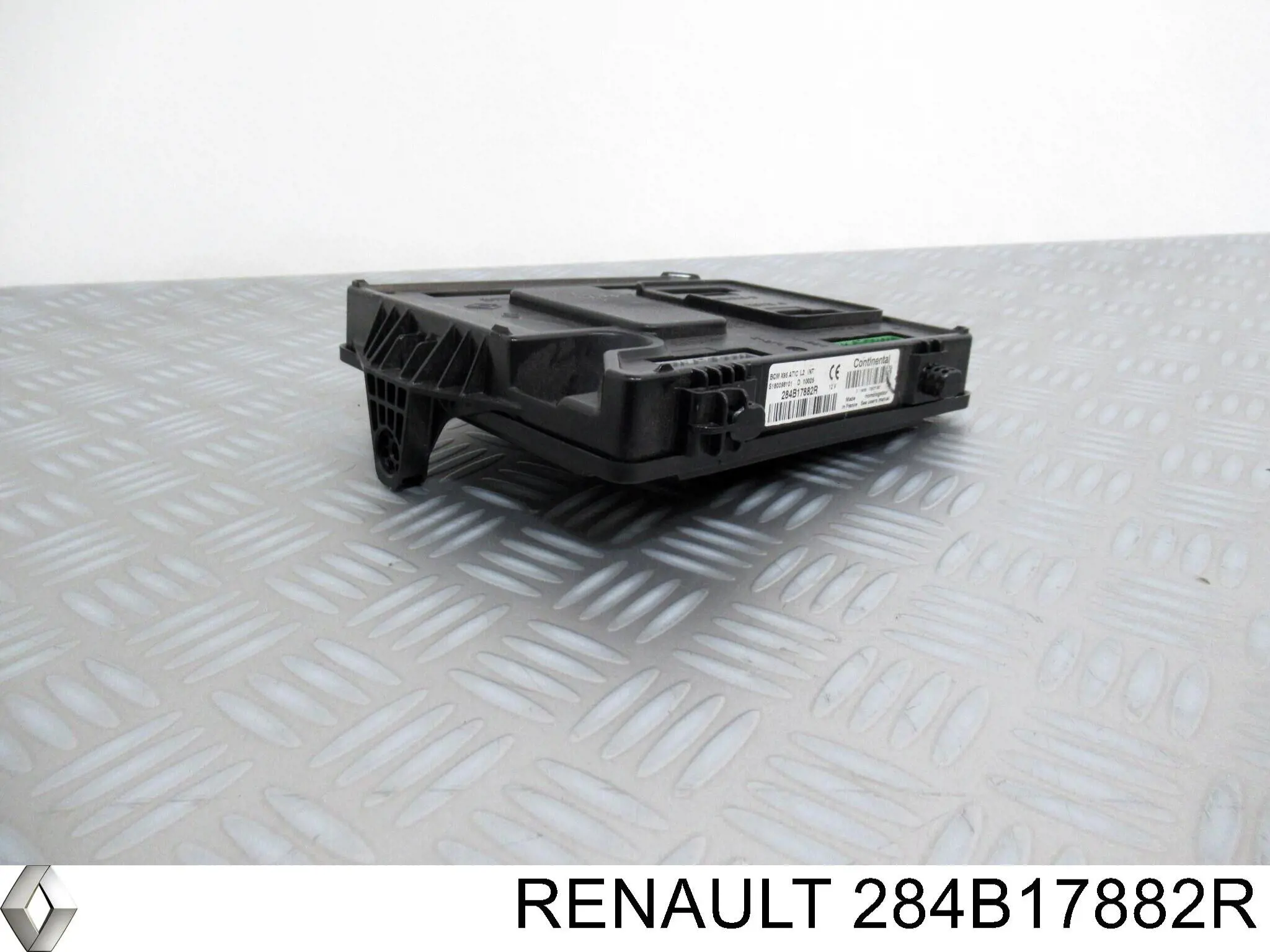Caja fusibles Renault (RVI) 284B17882R precio, desde 45,01 EUR