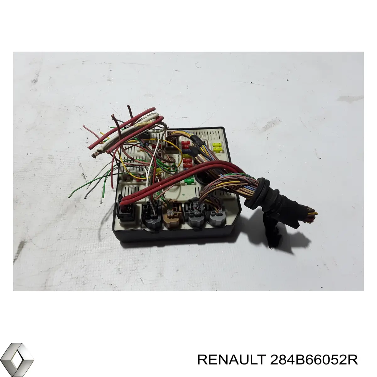 Caja fusibles Renault (RVI) 284B66052R precio, desde 101,64 EUR