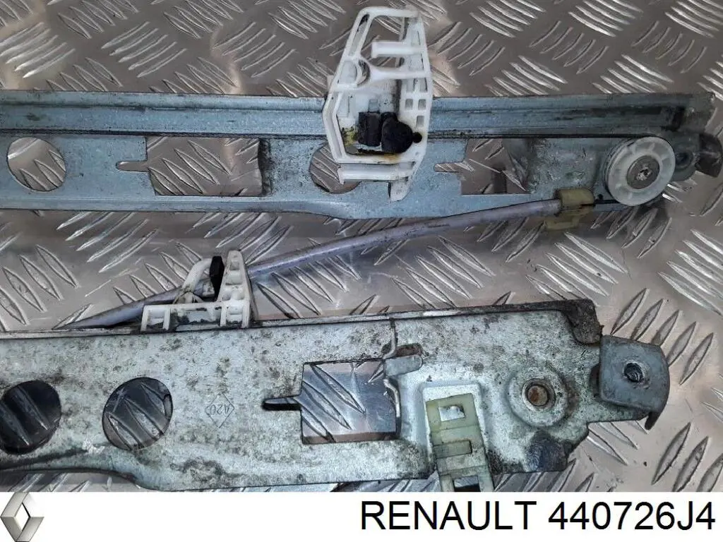 Motor del elevalunas de la puerta delantera derecha 440726J4 Renault (RVI)