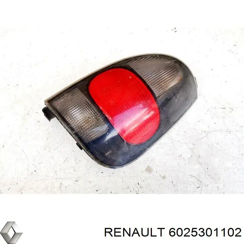 Piloto trasero derecho Renault Espace III