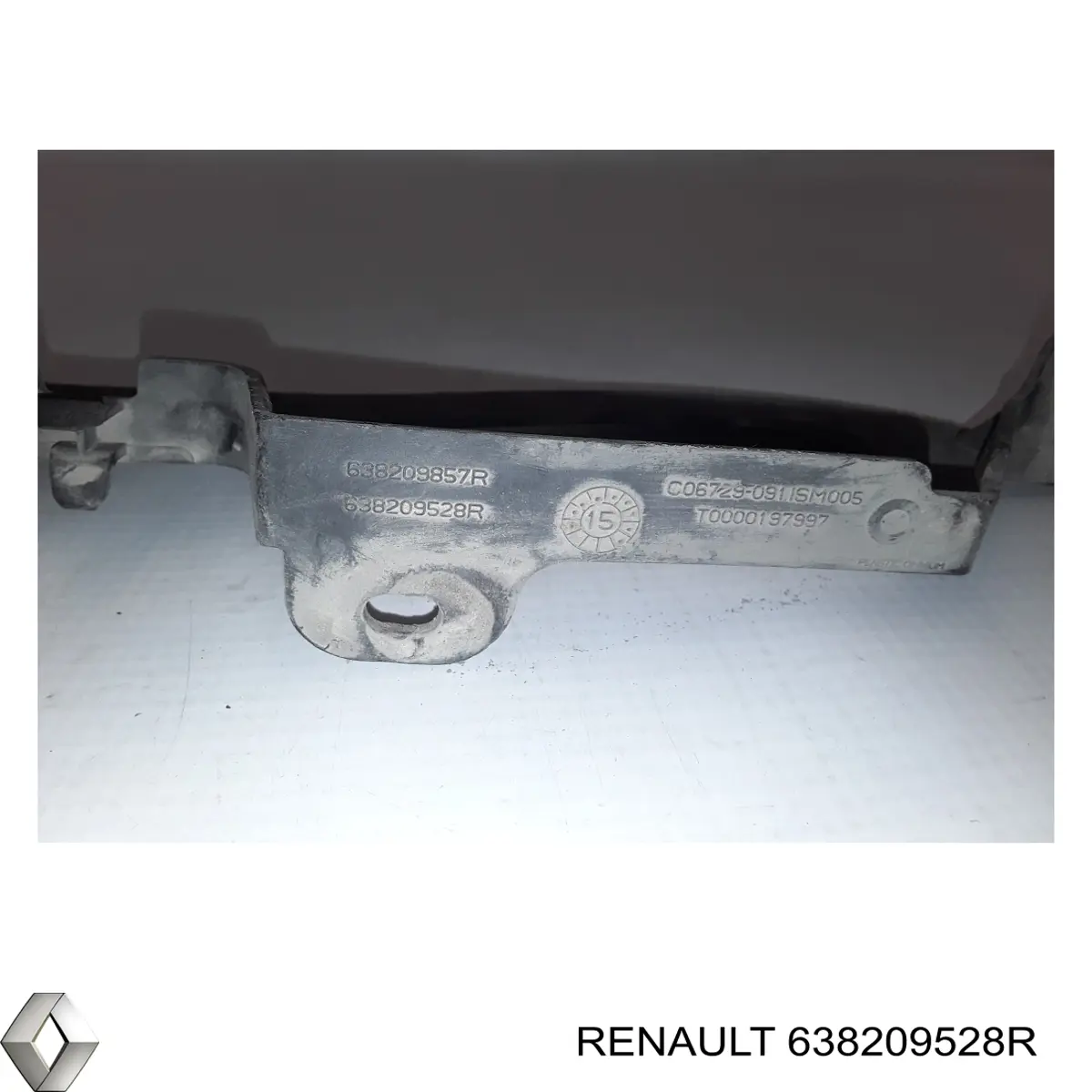 638209528R Renault (RVI)