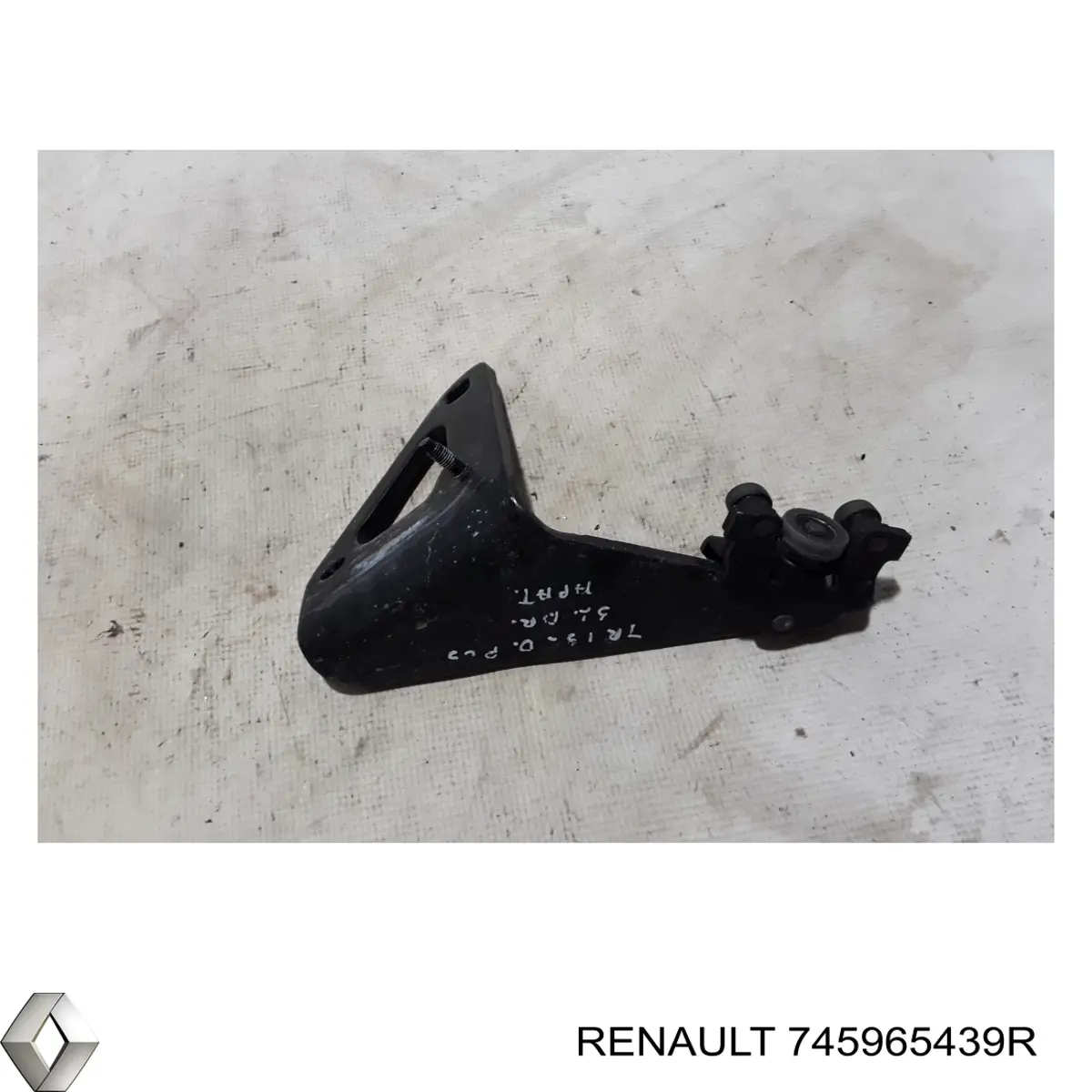 745965439R Renault (RVI) guía rodillo, puerta corrediza, derecho inferior