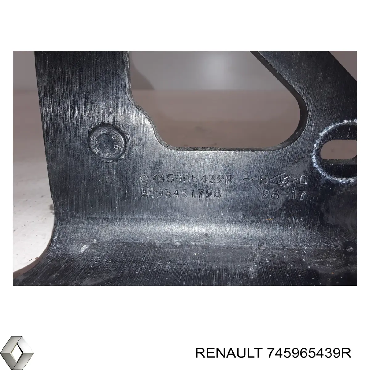 Rodillo inferior derecho de puerta corrediza Renault (RVI) 745965439R precio, desde 34,56 EUR