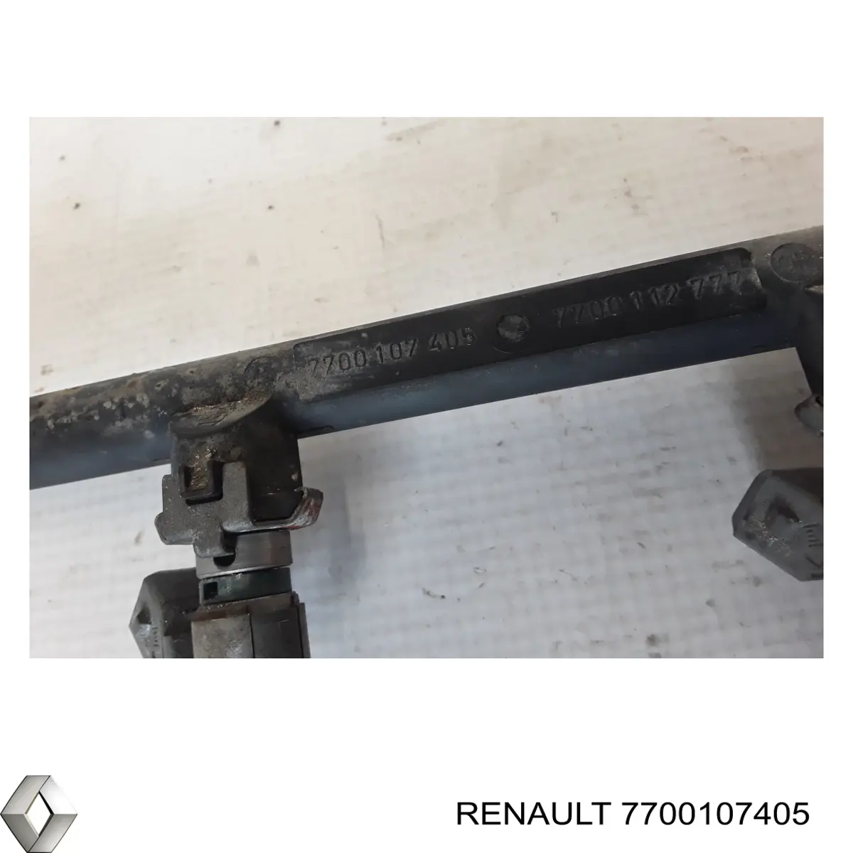 Comprar 7700107405 Renault (RVI) Rampa de combustible