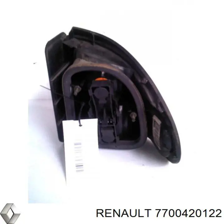 Piloto trasero izquierdo 7700420122 Renault (RVI)