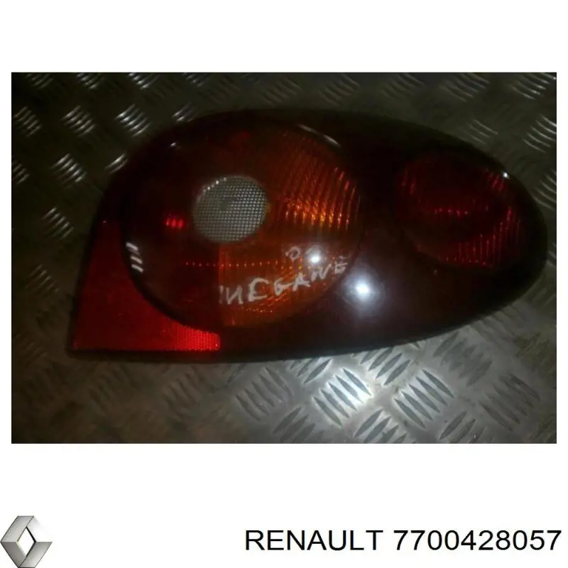 7700428057 Renault (RVI) piloto posterior exterior derecho