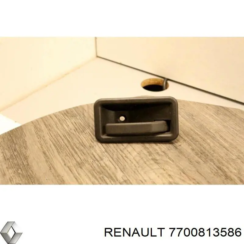 Comprar 7700813586 Renault (RVI) Manija interior derecha delantera/trasera de puerta