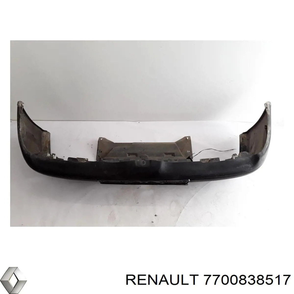 7700838517 Renault (RVI) paragolpes delantero