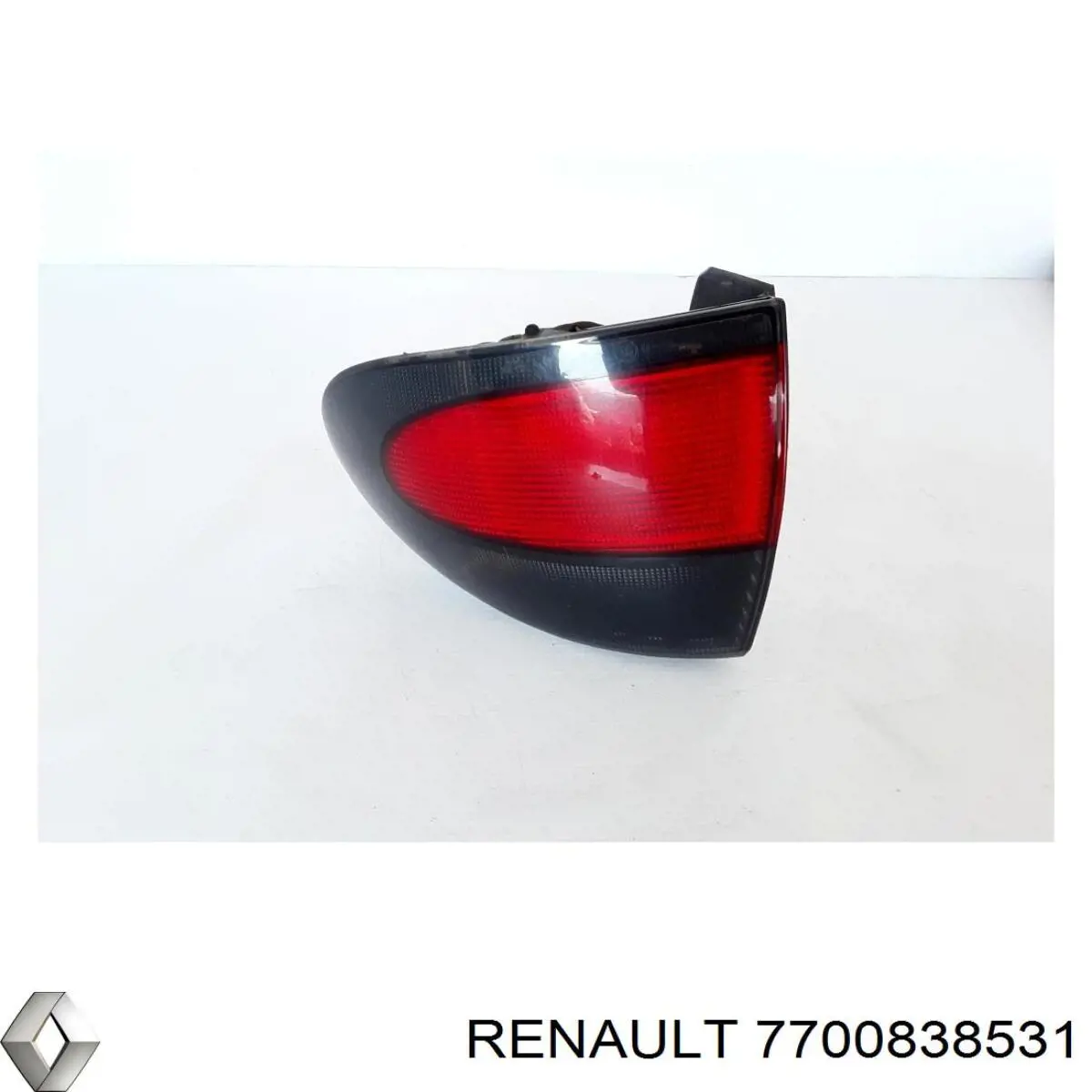 Piloto trasero exterior derecho 7700838531 Renault (RVI)