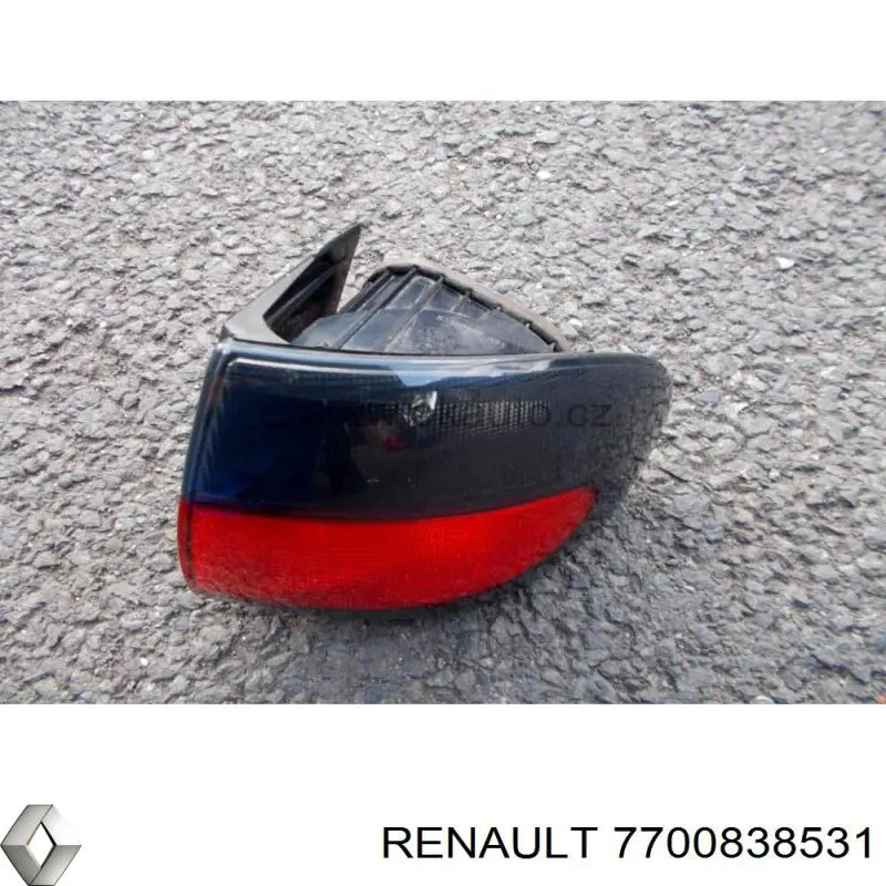 7700838531 Renault (RVI) piloto posterior exterior derecho