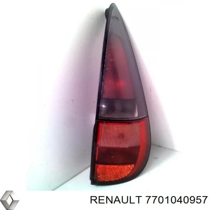 7701040957 Renault (RVI) piloto posterior derecho
