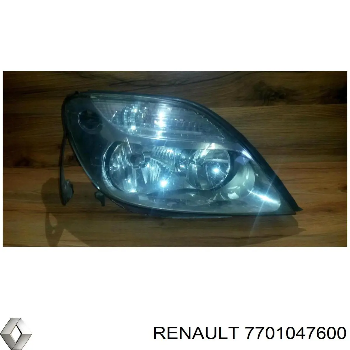 7701047600 Renault (RVI) faro derecho