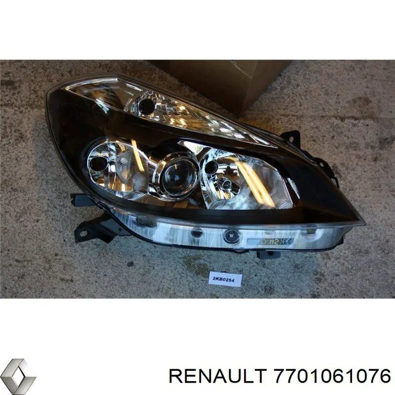 Faro derecho 7701061076 Renault (RVI)