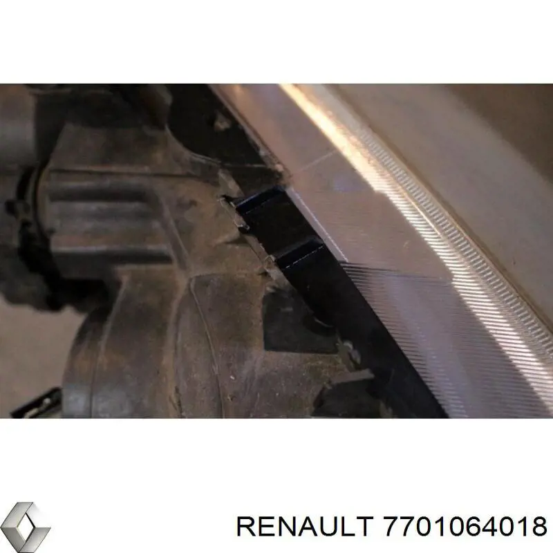Comprar 7701064018 Renault (RVI) Faro delantero izquierdo