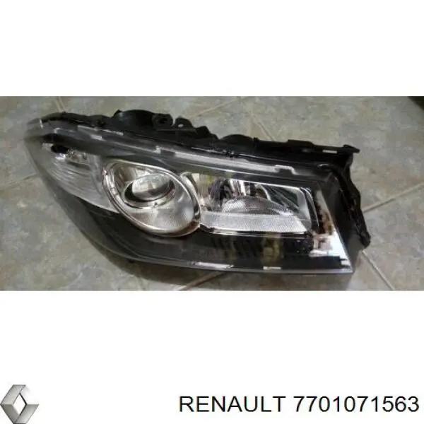 7701071563 Renault (RVI) faro derecho