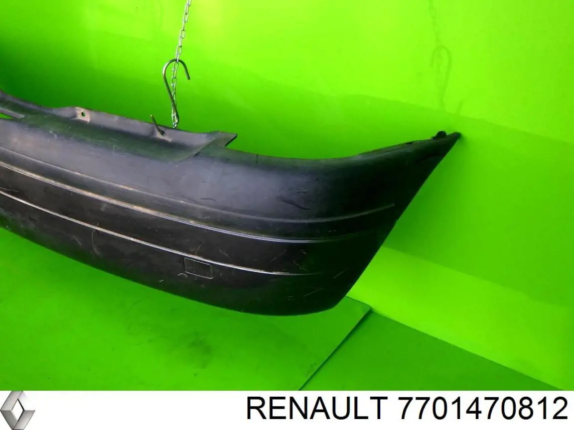 7701470812 Renault (RVI) parachoques trasero