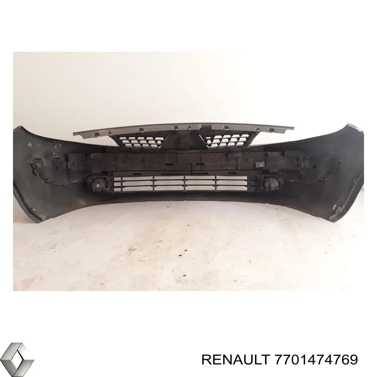 Parachoques delantero Renault (RVI) 7701474769 precio, desde 137,94 EUR