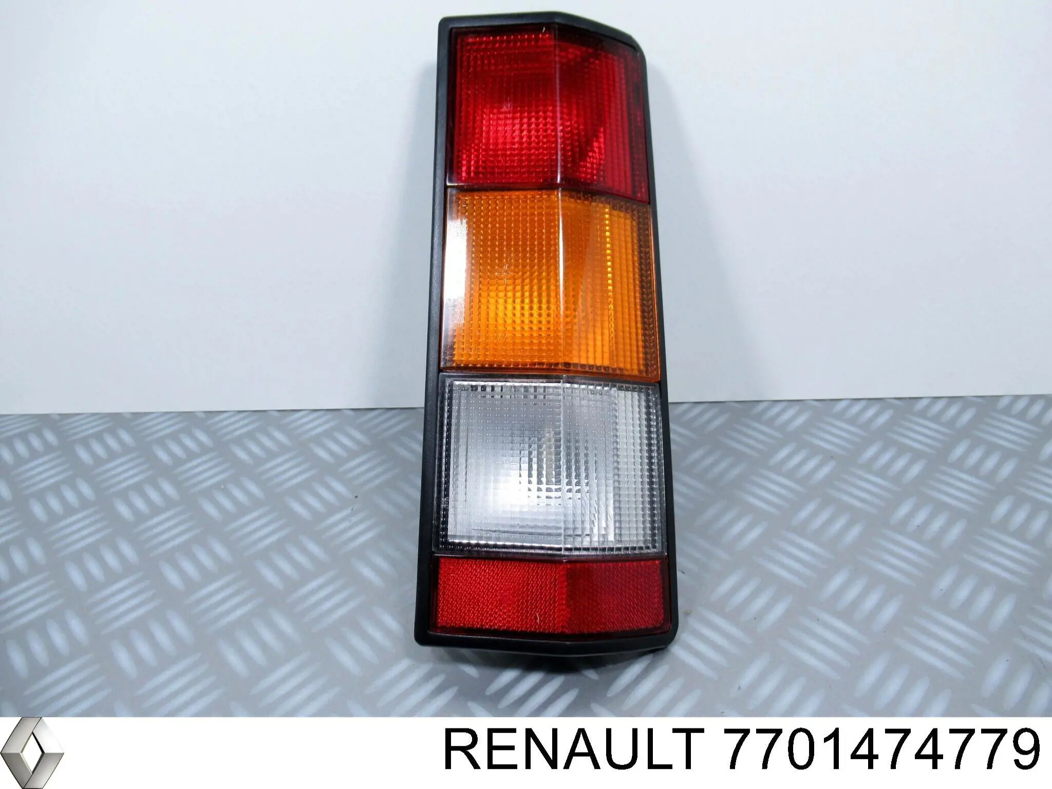 Parrilla 7701474779 Renault (RVI)