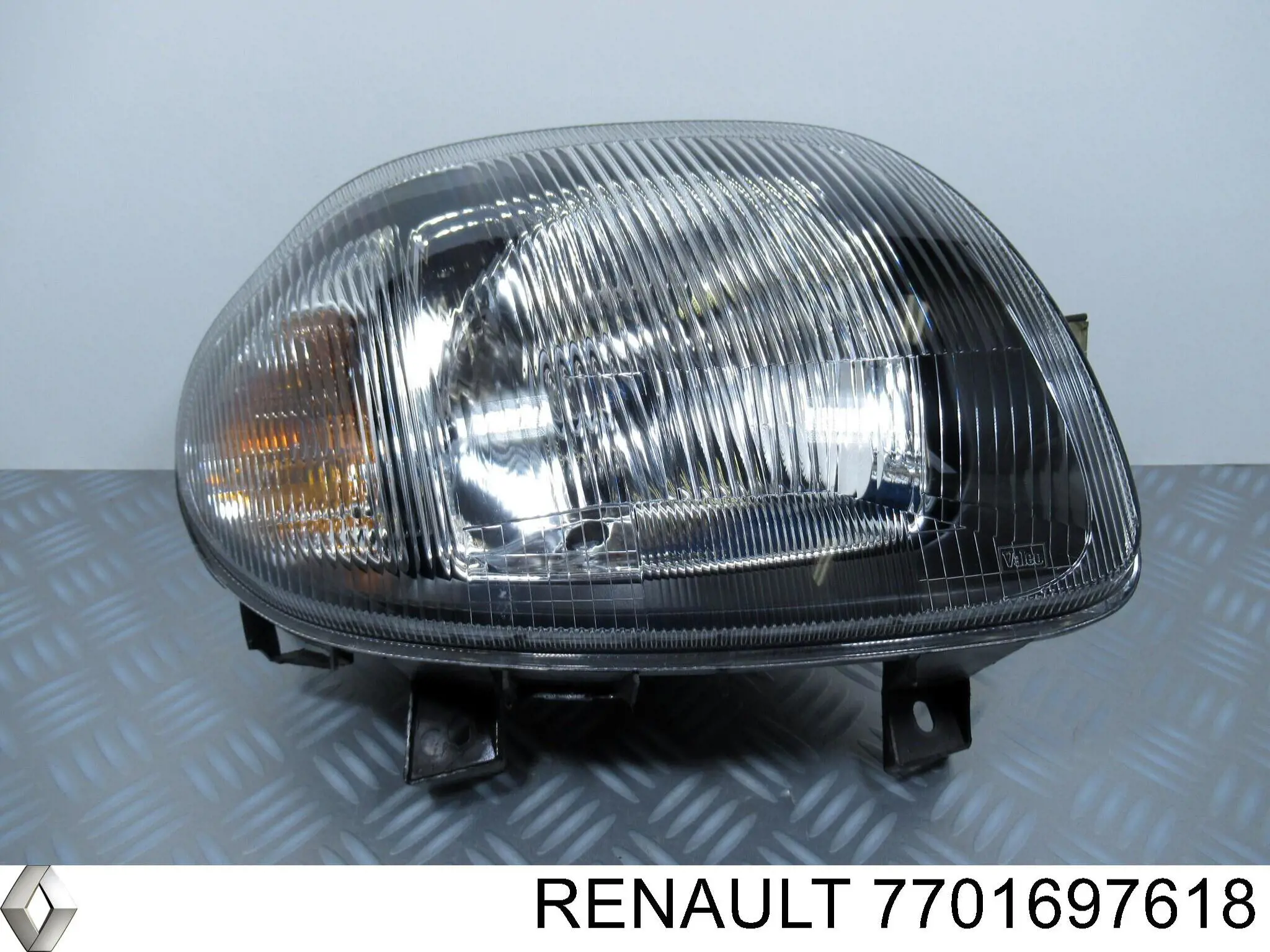 Faro derecho Renault (RVI) 7701697618 precio, desde 47,92 EUR