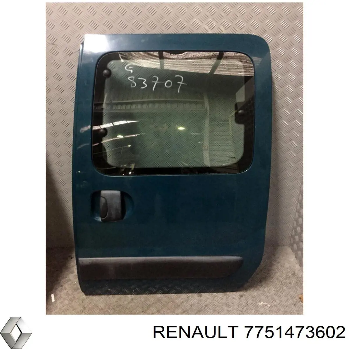 Puerta lateral corrediza izquierda 7751473602 Renault (RVI)