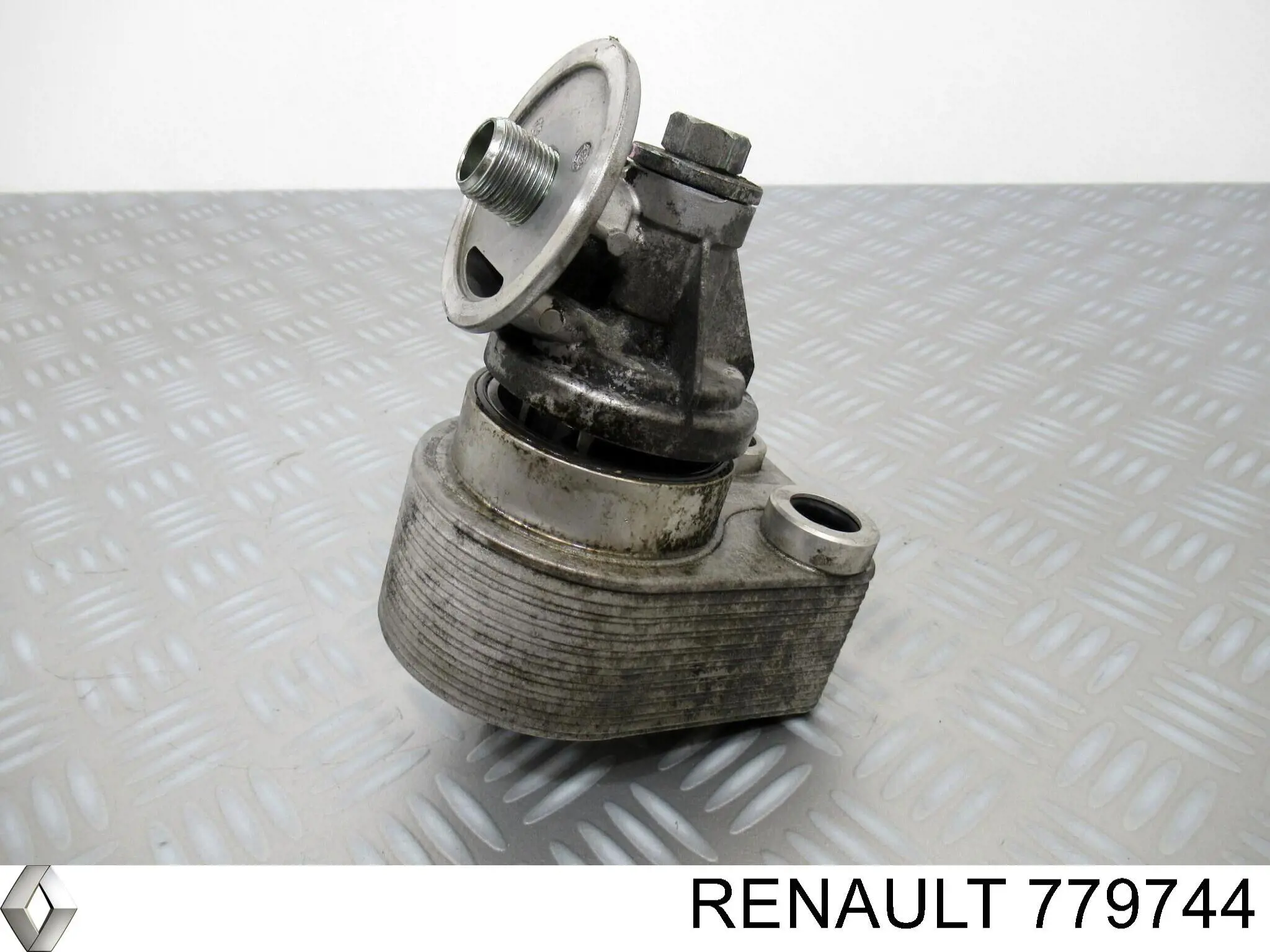 Comprar 779744 Renault (RVI) Radiador de aceite debajo del filtro