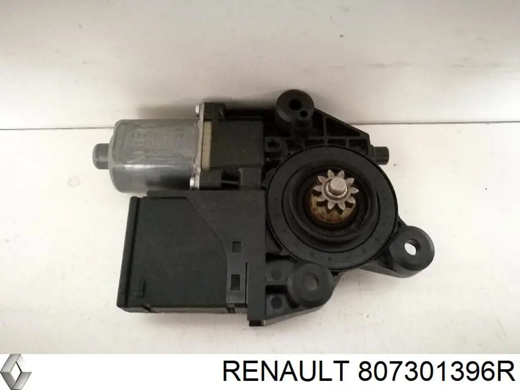 807301396R Renault (RVI) motor eléctrico, elevalunas, puerta delantera derecha
